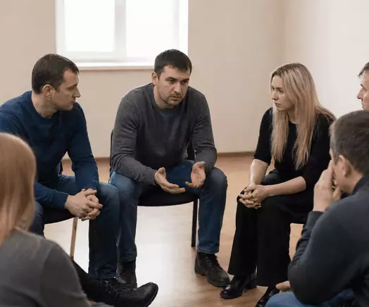 группа наркоманов на реабилитации